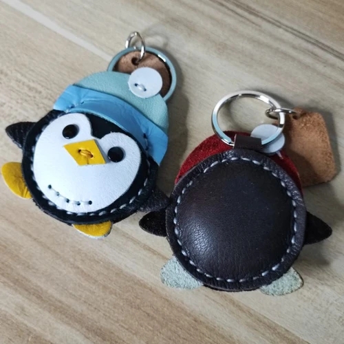 พวงกุญแจเพนกวินหนังแท้ งานแฮนด์เมด สีดำขาว ห้อยกระเป๋าและกุญแจ - 04