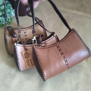 กระเป๋าใส่เหรียญหนังแท้ สีน้ำตาล งานแฮนด์เมด ใบเล็กใส่บัตร ATM ได้