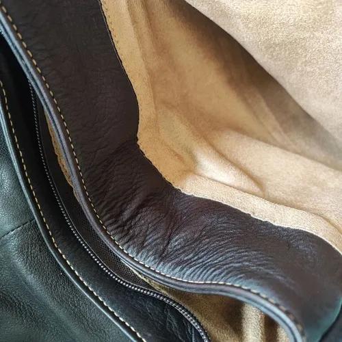 กระเป๋าสะพายข้างหนังแท้ชามัวส์สีน้ำตาลเข้ม ดีไซน์คลาสสิกสำหรับผู้ชายและผู้หญิง - 04