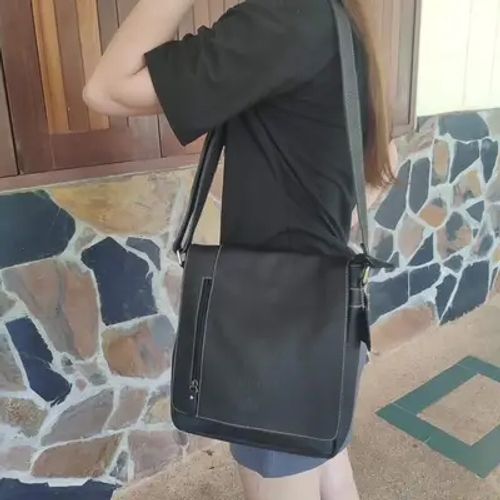 สรุปคำตอบของคำถาม สะพายกระเป๋าข้างเดียวไหล่เบี้ยว จริงหรือไม่