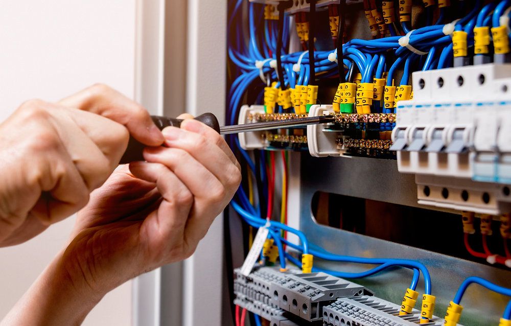 How to Install an Electrical Outlet Between Two Outlets: Step-by-Step Guide