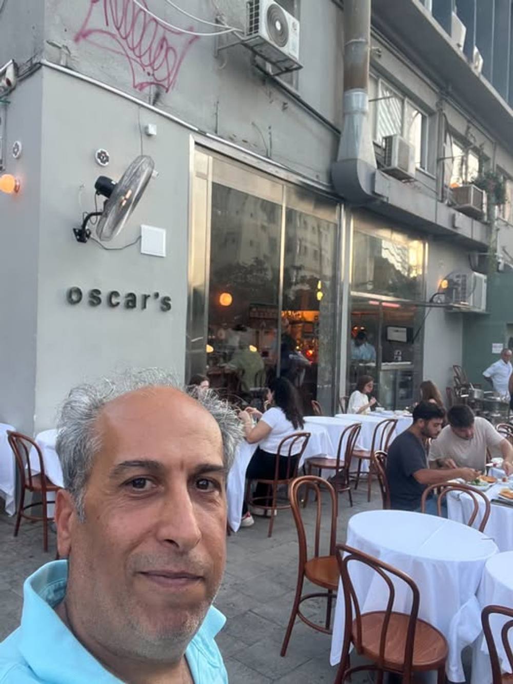 עשר שנים אני רודף אחרי איזה חייב, הגעתי איתו עד לעליון, ובסוף כדי לא לשלם ללקוח 
