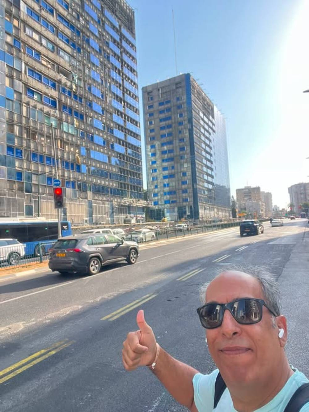 בשבוע האחד המסכן, שלא הייתי במשרד, החשבון בנק ירד לי, בעשרות אלפי שקלים השארתי א