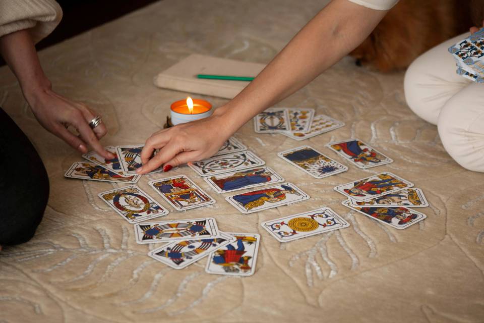 The Limits of Yes-No Tarot Readings: Which Questions Should Never Be Asked?