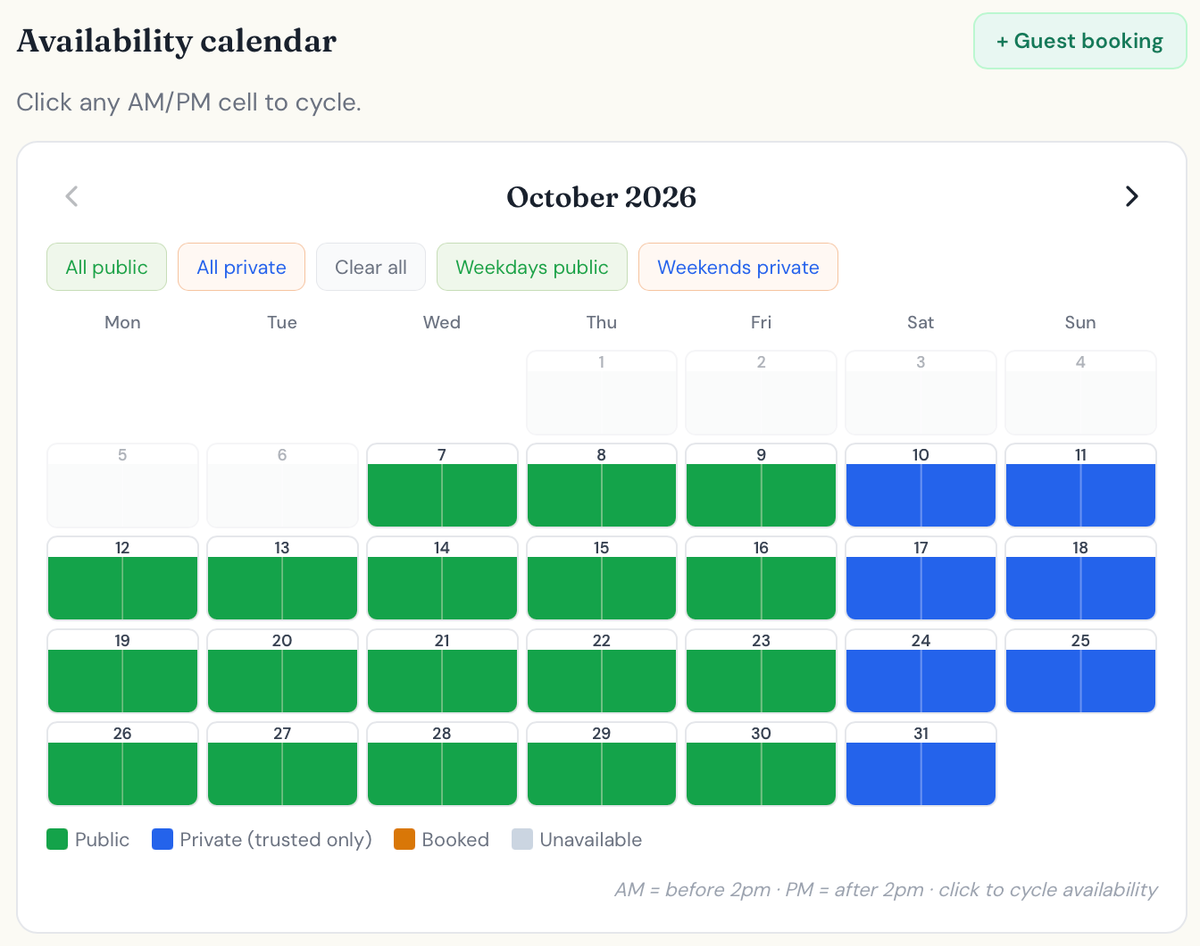 A dog sitter's availability calendar for October with weekdays in green as public and weekends in blue as private