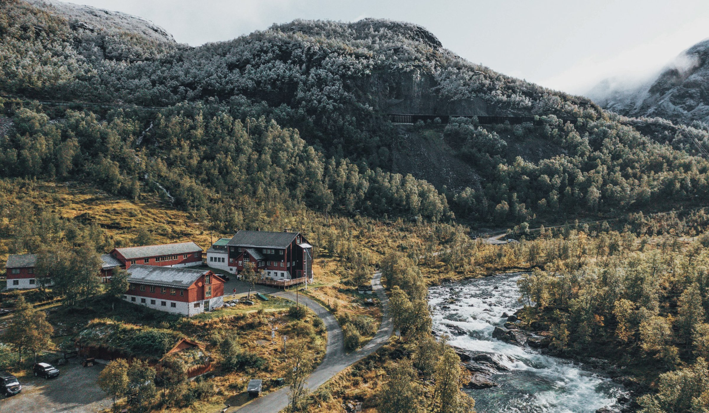 Arctic Coliving - a mountain lodge in the mountains of Voss, Norway with mountains in the background