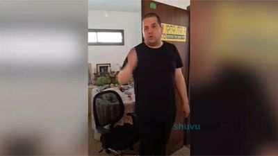 ערוץ 12 שעשה מניפולציה בתמונות של בנה שבמוות מוחי כנגד הרב ברלנד - והשפע שזכתה לקבל אחרי שקרבה אליו