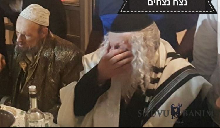 Exclusive: Rav Kook of Tiveria and Rav Berland recite 'Kiddush Levana' together