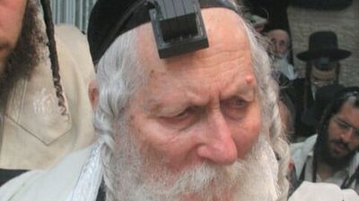 שמחה בברסלב: לאחר שבועיים כ"ק הגה"צ הרב אליעזר ברלנד שליט"א שב לביתו