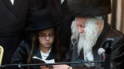 ומשפע מצות תפילין - שמחת הבר מצוה לנין הגה"צ רבי אליעזר ברלנד שליט"א