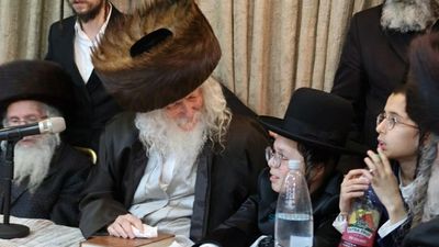 תִפְאֶרֶת בָּנִים אֲבוֹתָם • שמחת הבר מצוה לנין הגה"צ רבי אליעזר ברלנד שליט"א