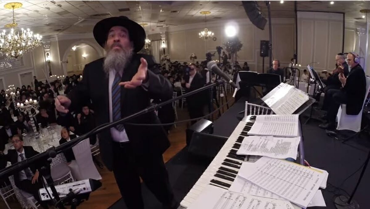 האזינו: שני שירים מרגשים שהלחין וחיבר מונה מרדכי רוזנבלום לכבוד חזרתו של הרב ברלנד שליט"א מהגלות הקשה