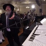 האזינו: שני שירים מרגשים שהלחין וחיבר מונה מרדכי רוזנבלום לכבוד חזרתו של הרב ברלנד שליט"א מהגלות הקשה