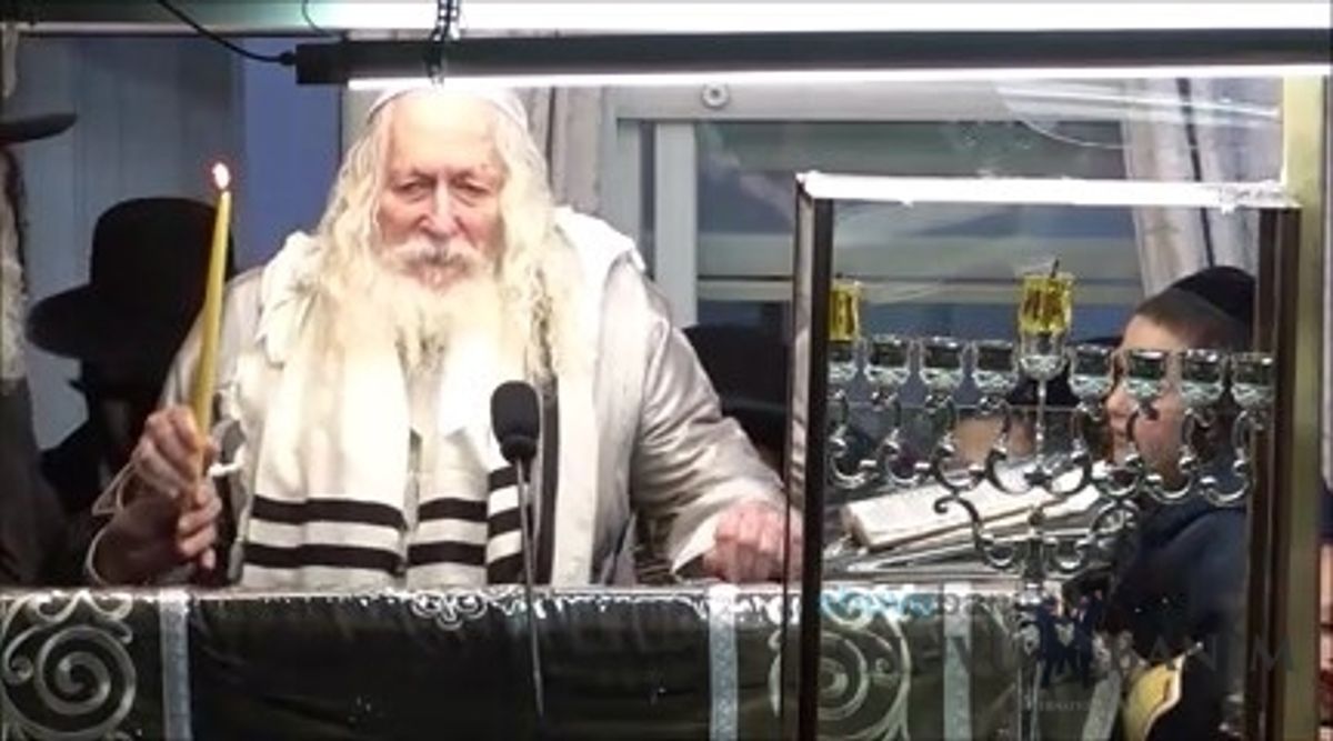 סדר הדלקת נרות חנוכה ותפילה לנר שני מהגה"צ רבי אליעזר ברלנד שליט"א