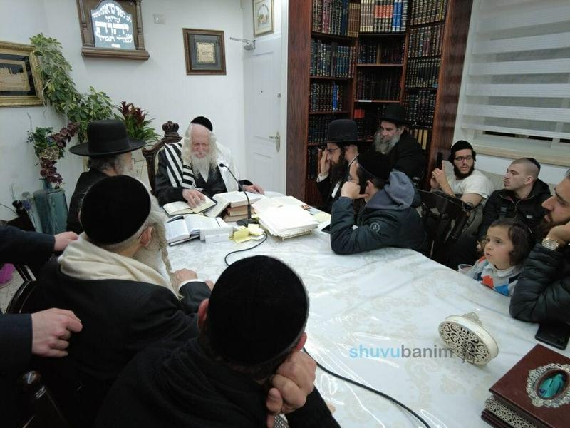 שיעור למתפללי בית הכנסת מורי סאלם בראשון לציון במעונו של הגה"צ רבי אליעזר ברלנד