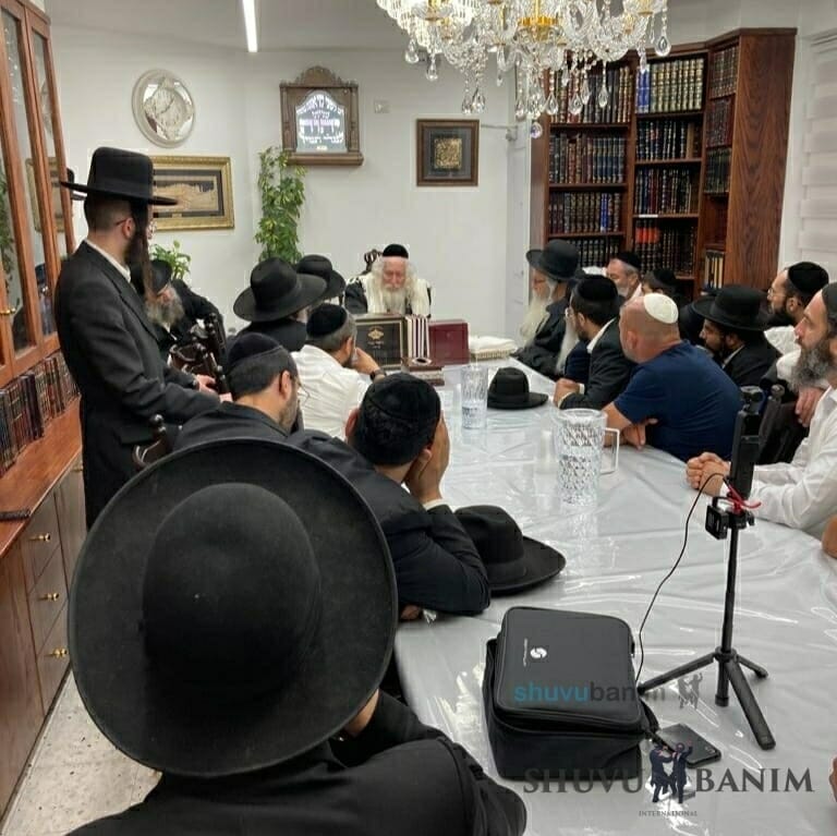 Shiur in Rav Berland’s Home for Residents of Zikhron Ya’akov