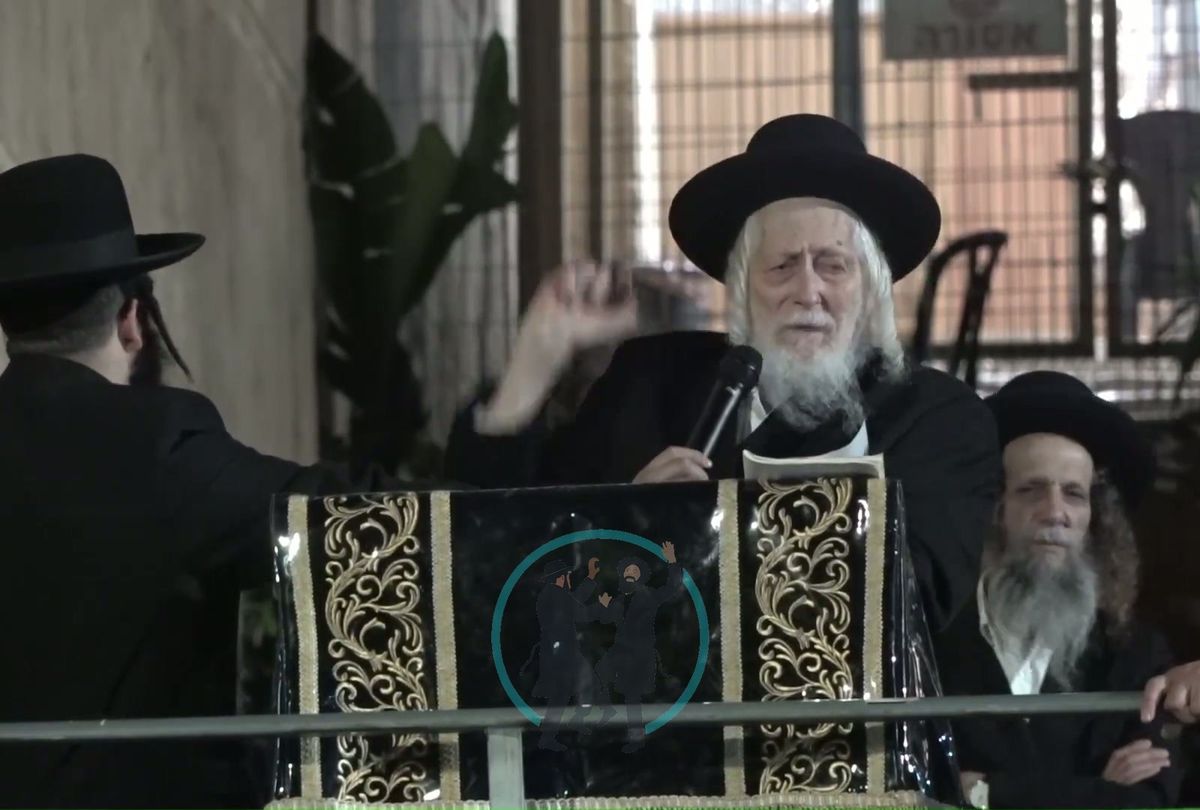 צפו: אלפים בעצרת תפילה וזעקה במערת המכפלה בחברון — מורנו הרב ברלנד שליט"א: "רצחו כאן שישים ושבעה יהודים, בדיוק כאן — כמו שעשו בבארי ובכפר עזה"