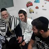 גלריית תמונות של הגה"צ הרב אליעזר ברלנד שליט"א - קבלת קהל בחולון