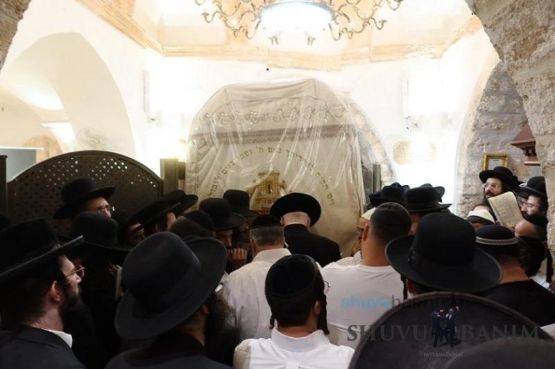 וְשָׁבוּ בָנִים לִגְבוּלָם • הגה"צ רבי אליעזר ברלנד שליט"א בתפילה בציון רחל אמנו