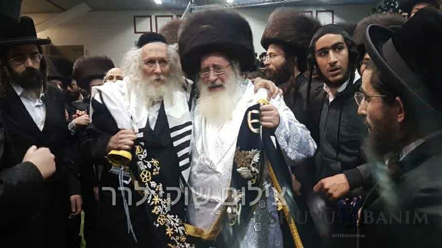 צפו: כ"ק הגה"צ הרב אליעזר ברלנד שליט"א בשמחת בית ספינקא דואראג בבני ברק - גלריית תמונות