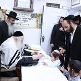 צוּר יְשׁוּעָתִי ◇ חלוקת מעות חנוכה לתלמידי ת"ת נחמת ציון