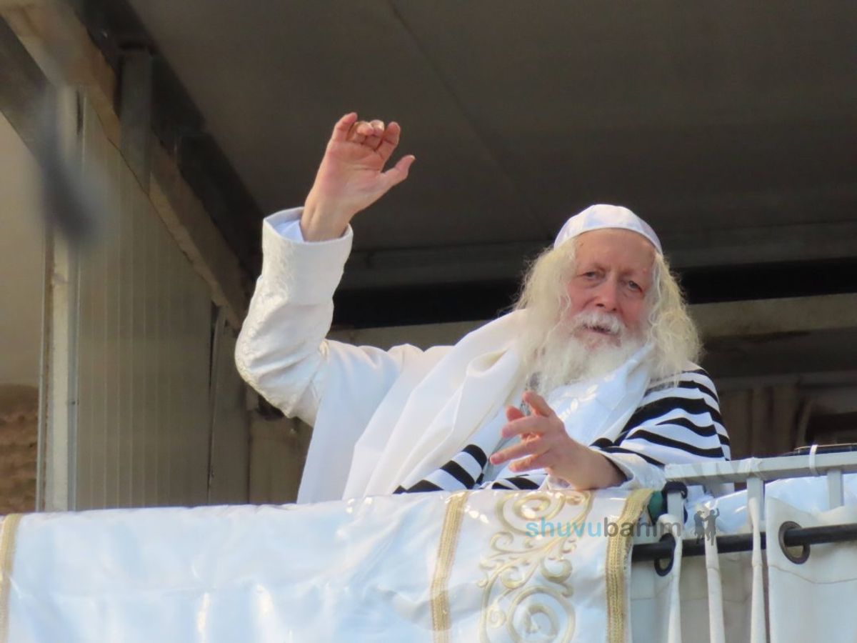 "וְגָאַלְתִּי אֶתְכֶם בִּזְרוֹעַ נְטוּיָה וּבִשְׁפָטִים גְּדֹלִים" • סיקור שבת פרשת וארא בצילו של הגה"צ רבי אליעזר ברלנד שליט"א