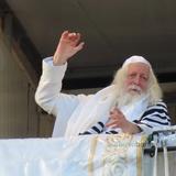 כְּיוֹשֵׁב בְּסֵתֶר לְחַלּוֹת פְּנֵי מֶלֶךְ • סיקור נרחב מקיבוץ יום הכיפורים בצילו של הגה"צ רבי אליעזר ברלנד שליט"א