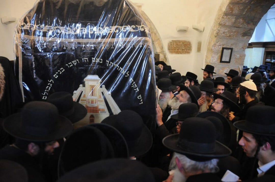 הגאון הרב מנחם קלוגר שליט"א, ראש מוסדות קבר רחל : "תפילה כמו זו בקבר רחל להצלחת הגה"צ הרב אליעזר ברלנד שליט"א לא ראיתי מעולם - גלריית תמונות מהעצרת