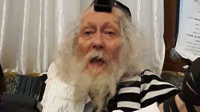 עוד ממראות הקודש מיום הפרידה של הגה"צ הרב אליעזר ברלנד שליט"א מציון רבי נחמן