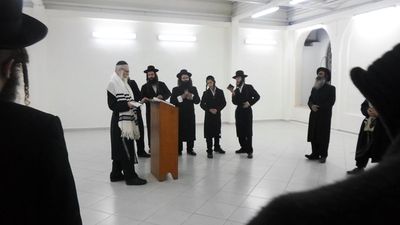 ספירת העומר עם הרב אליעזר ברלנד שליט"א בבית חב''ד בקאזאן מרוקו כ''ז ניסן תשע''ג: צפו