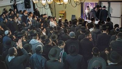 בעל האולם ברחובות אומר - "אני אפתח כולל לרב ברלנד ברחובות ולא אכנע ללחץ של התקשורת"