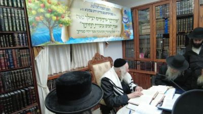 Event for Elder Talmidim at Home of Rabbi Eliezer Berland Shlit”a