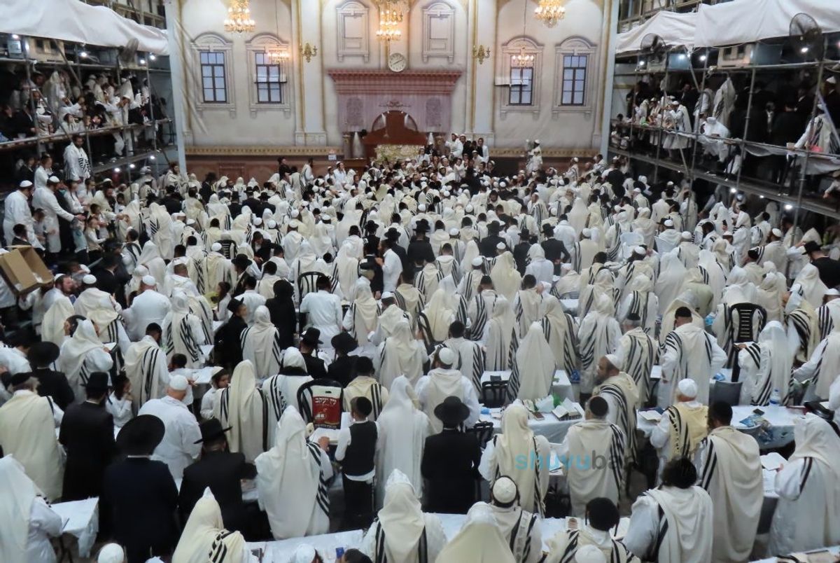 מַרְאֶה כֹּהֵן  • תיעוד ממוצאי יום הכיפורים במחיצת הגה"צ רבי אליעזר ברלנד שליט"א