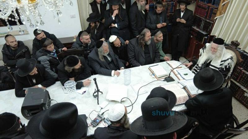 שיעור בבית מורינו הרב אליעזר ברלנד שליט"א למתפללי בעל השדה מחולון