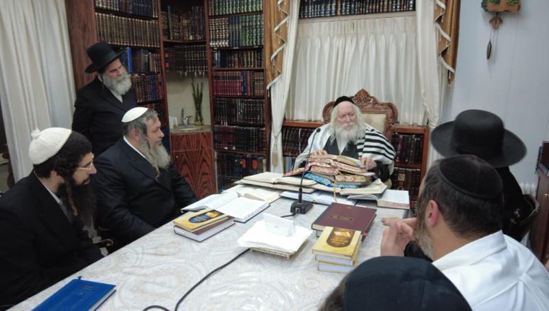 שיעור לאנשי שלומינו מהעיר נתיבות במעונו של הגה"צ רבי אליעזר ברלנד שליט"א