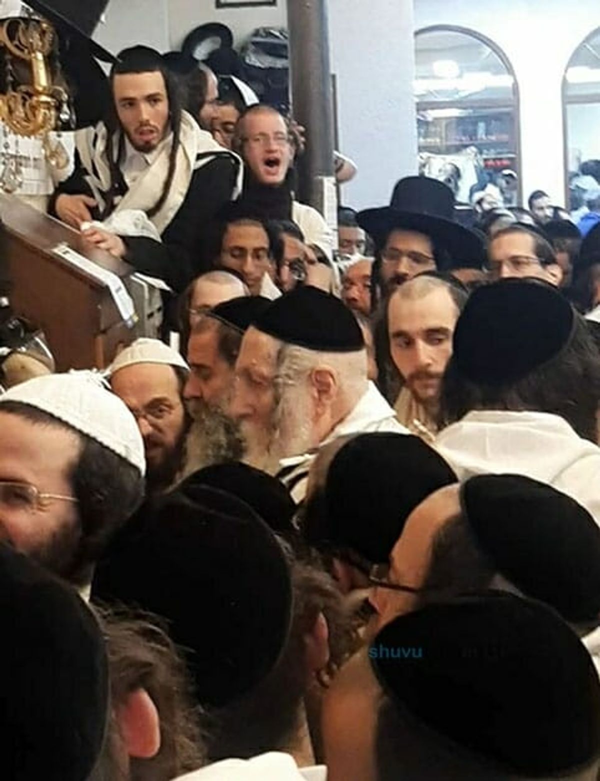 כל סודות הגאולה שפועלים בימי החגים - הגה"צ הרב אליעזר ברלנד שליט"א