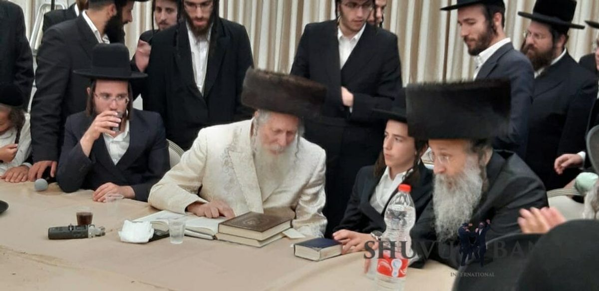 הרב שליט"א בשמחת הבר מצווה לנכדו הבה"ח יעקב ב"ר נחמן ברלנד הי"ו