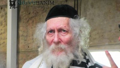 תפילה מיוחדת לחג השבועות של הגה"צ הרב אליעזר ברלנד שליט"א - הרב ביקש להפיצה ב- 50,000 עותקים