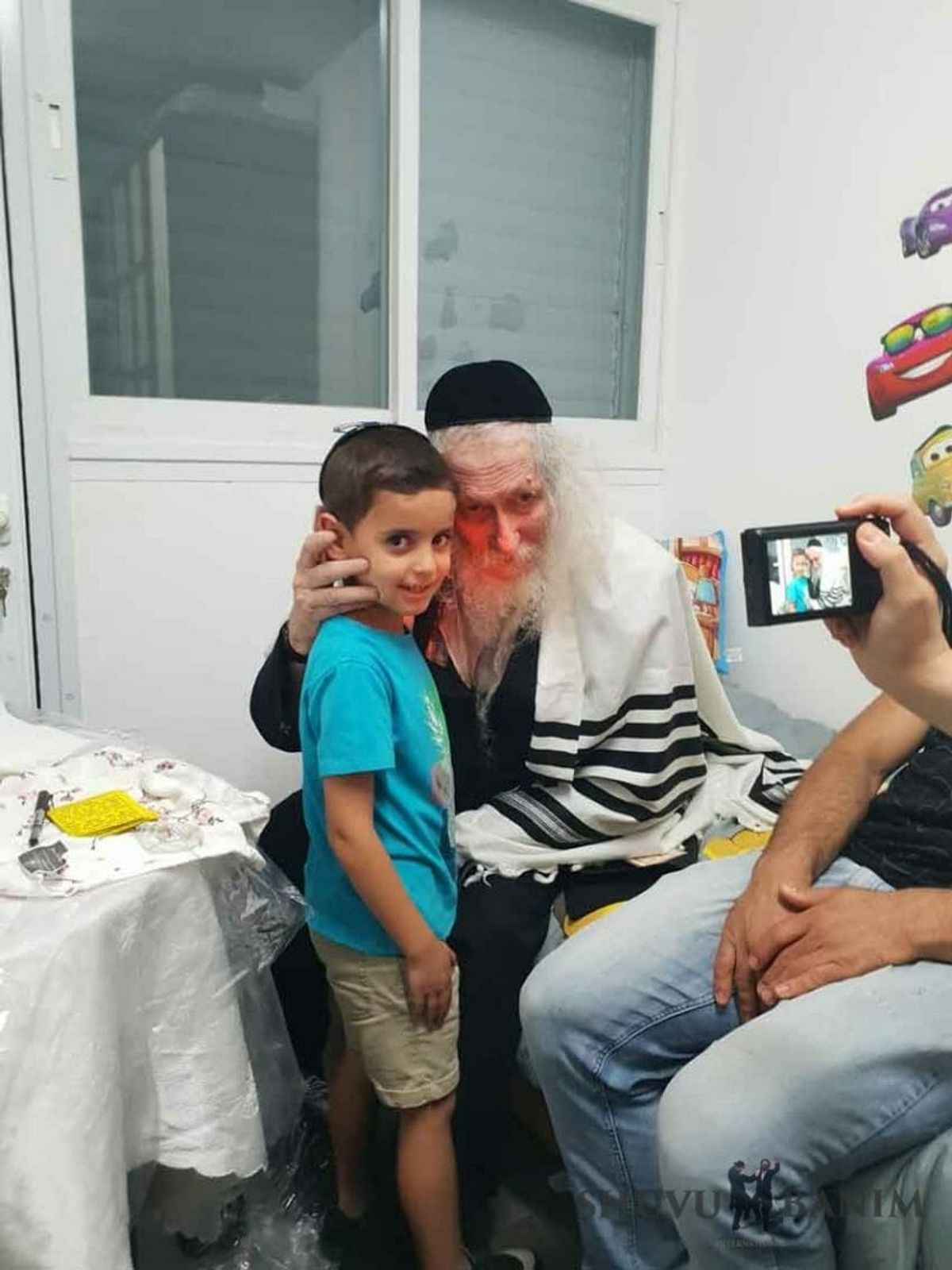 מראות הקודש ממסעו של הגה"צ הרב אליעזר ברלנד שליט"א להחזרת עם ישראל בתשובה וקירוב הגאולה - יום חמישי דשבת מטות- מסעי