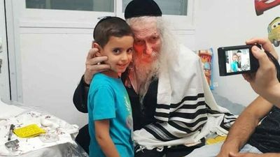 מראות הקודש ממסעו של הגה"צ הרב אליעזר ברלנד שליט"א להחזרת עם ישראל בתשובה וקירוב הגאולה - יום חמישי דשבת מטות- מסעי