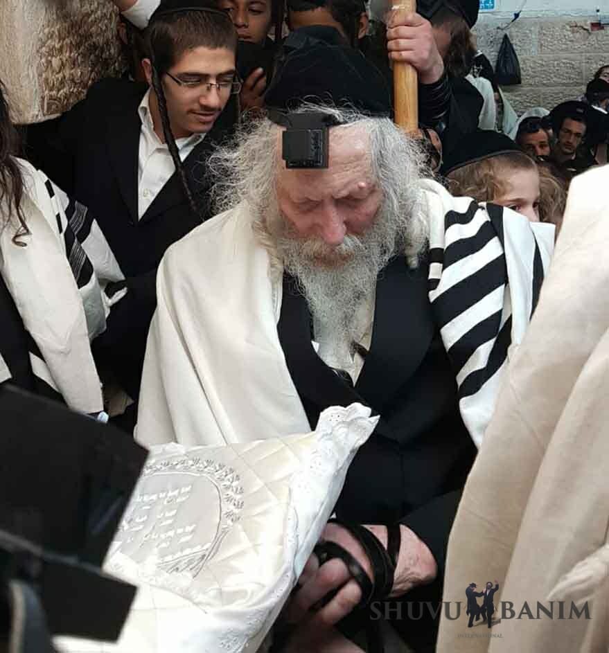 ברית מילה אצל הגה"צ הרב אליעזר ברלנד שליט"א - נחמן ביק יום א' דפרשת בלק תשע"ח