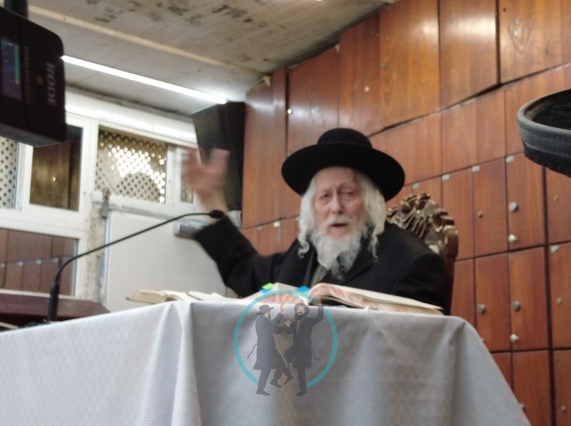 גלריה - מורנו הרב אליעזר ברלנד שליט"א במעמד תיקון חצות