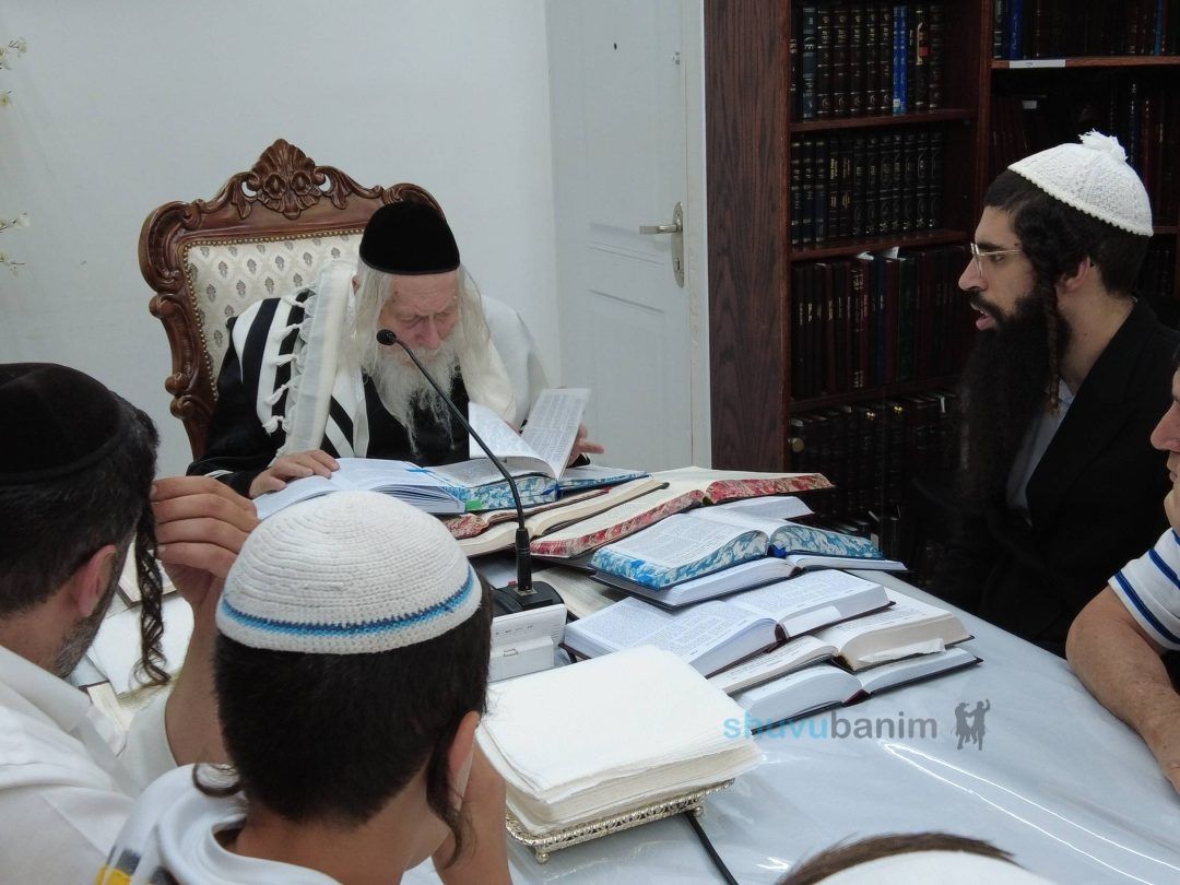 שיעור לצעירי באר שבע במעונו של הגה"צ רבי אליעזר ברלנד שליט"א