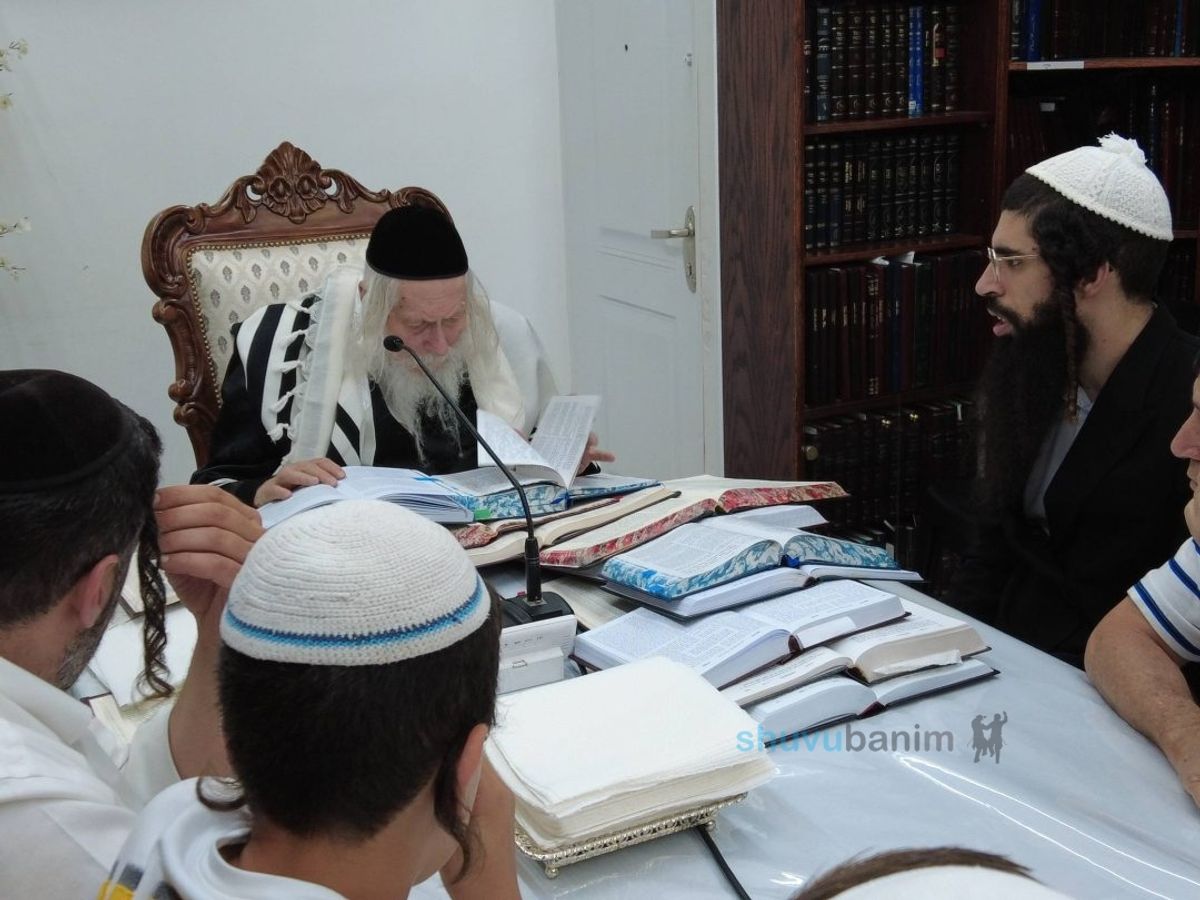 שיעור לצעירי באר שבע במעונו של הגה"צ רבי אליעזר ברלנד שליט"א