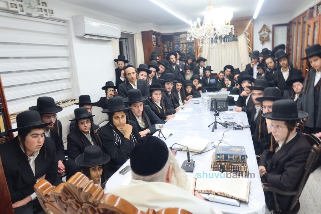 קוּמִי רֹנִּי בַלַּיְלָה לְרֹאשׁ אַשְׁמֻרוֹת • חבורת בני הנעורים בהשתתפות הגה"צ רבי אליעזר ברלנד שליט"א