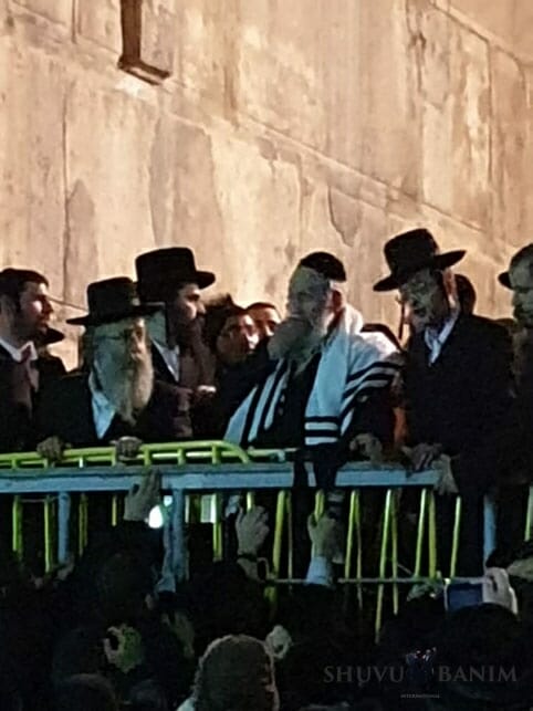 הגה"צ הרב אליעזר ברלנד שליט"א מודיע - "הגזרה התבטלה"