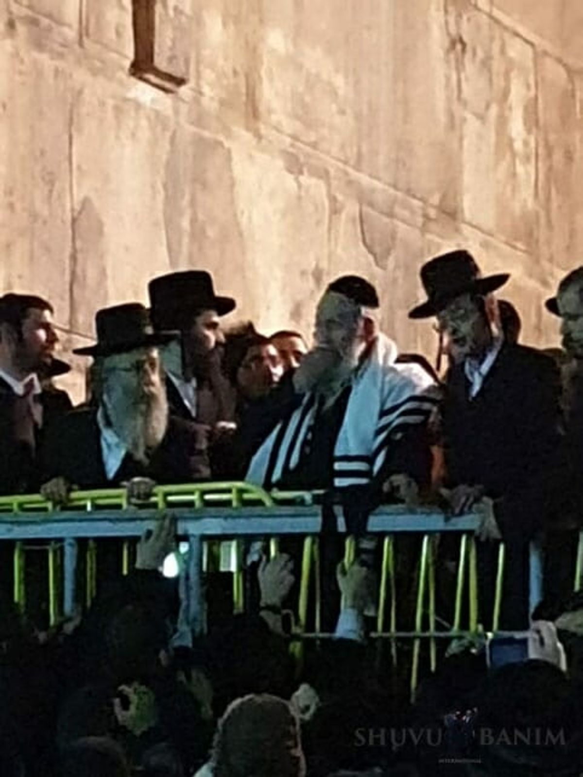 הגה"צ הרב אליעזר ברלנד שליט"א מודיע - "הגזרה התבטלה"