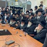 זֶה יְנַחֲמֶנּוּ • הגה"צ רבי אליעזר ברלנד שליט"א וגדולי האדמורי"ם בניחום אבלים אצל כ"ק האדמו"ר מספינקא שליט"א על פטירת בתו