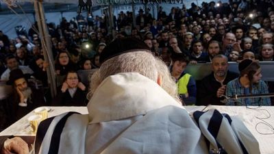 תְּפִלָּה לָצֵאת מֵהַחוֹבוֹת מאת הגה"צ הרב אליעזר ברלנד שליט"א