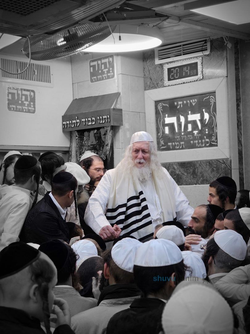 "וְעָשׂוּ לִי מִקְדָּשׁ וְשָׁכַנְתִּי בְּתוֹכָם" • שבת פרשת תרומה בצילו של הגה"צ רבי אליעזר ברלנד שליט"א